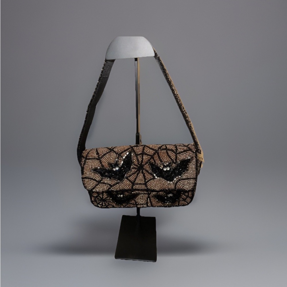 VIRAL - Elegant Bat Beaded Halloween Bag